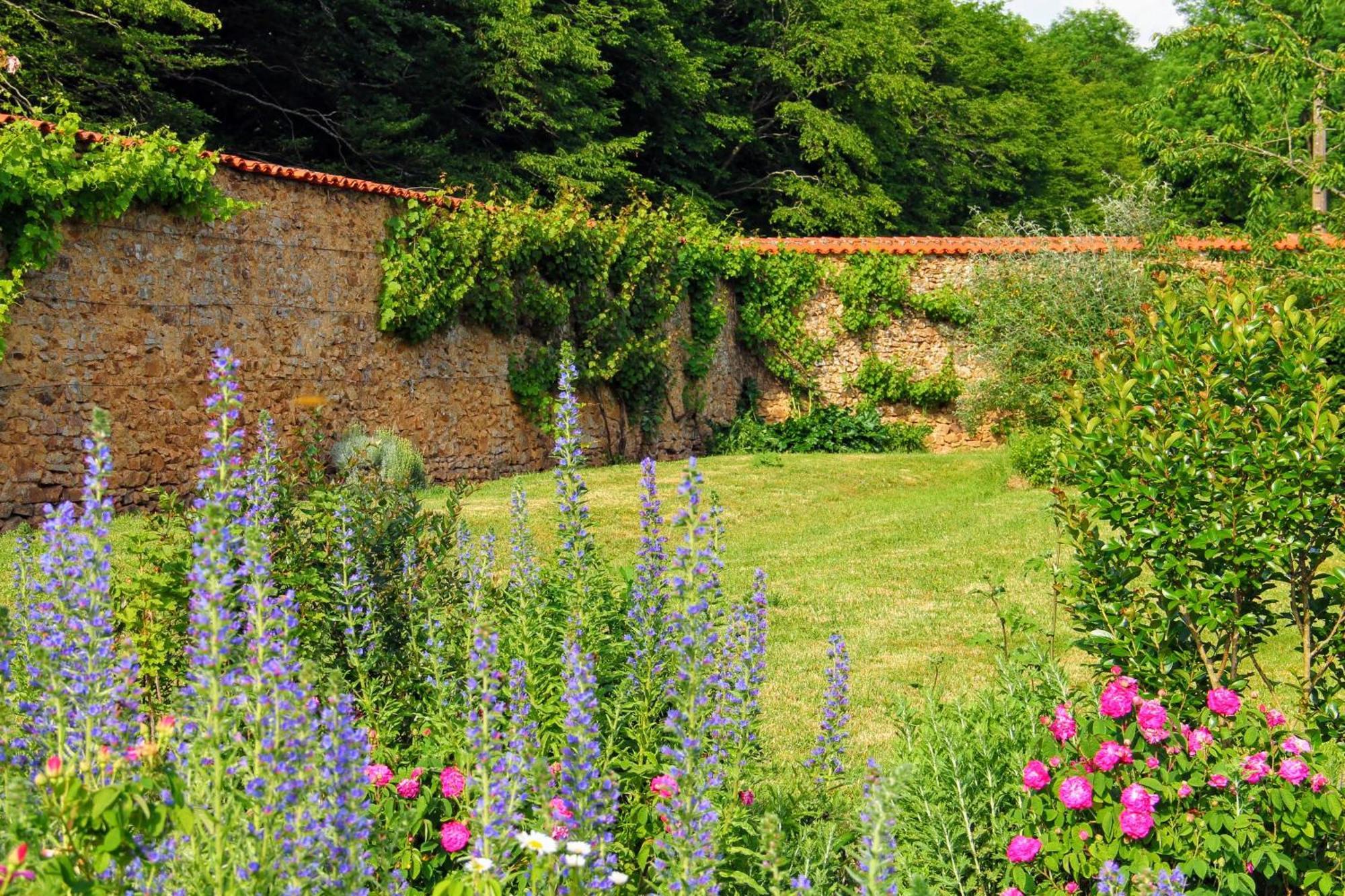فيلا Domaine Des Roches Blanches Le Pin  المظهر الخارجي الصورة
